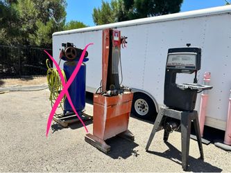 BEST OFFER ! Stand up band saw, and stand up wet belt sander