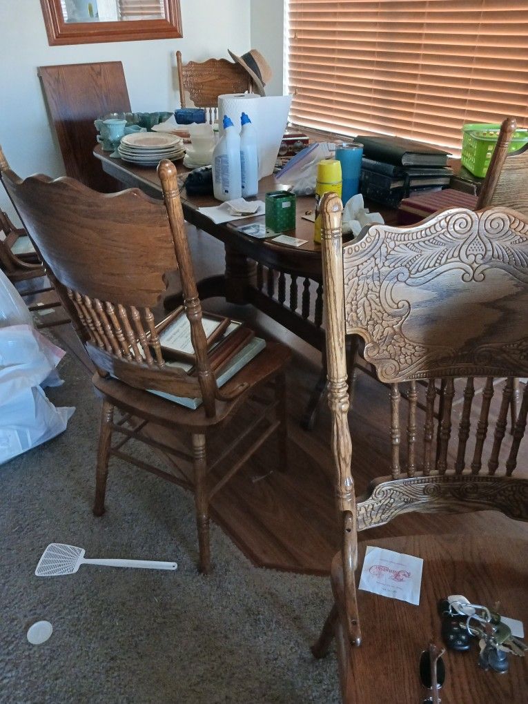 Dining Room Table 5 Chairs