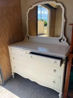 Antique Vintage White Dresser with Mirror – Solid Wood Farmhouse