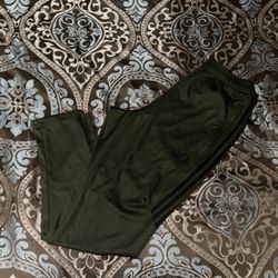 Adidas’s Sweats Size L