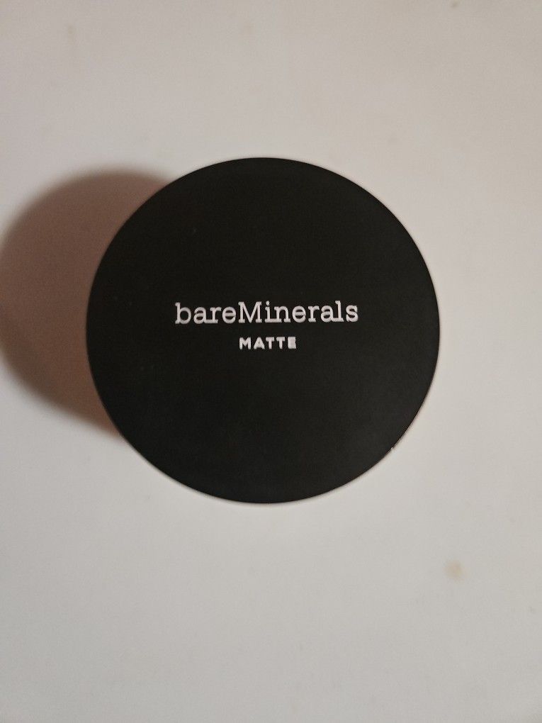 bareMinerals GOLDEN BEIGE 13 MATTE FOUNDATION