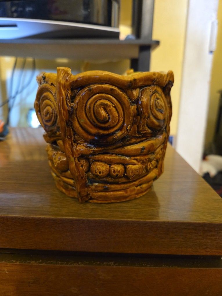 Hand Crafted Vaseish Thing