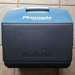 IGLOO Playmate Cooler ELITE MAXCOLD