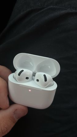 AirPods 4 ANC