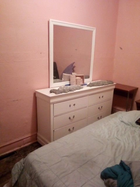 White Dresser With Mirror