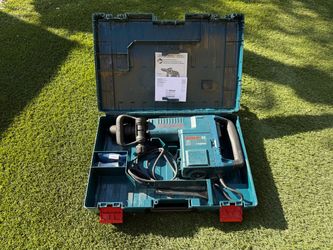 11316evs Bosch 14 Amp 1-9/16 in. Corded Variable Speed SDS-Max Concrete Demolition Hammer with Carrying Case