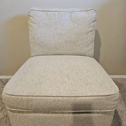 Single Cushioned Chair 