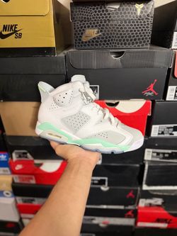 Jordan Mint Foam 6s size 10W 8.5M VNDS