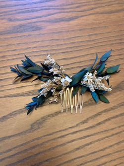 Minimalist Wedding Hair Comb With Preserved Eucalyptus And Flowers