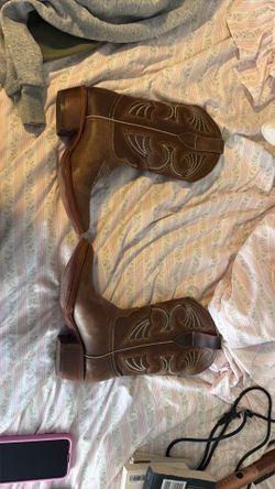 Woman boots size 7.50  $30