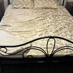 Queen  Butterfly Bed 