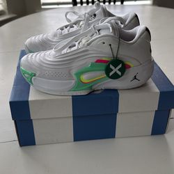 Jordan Luka 3 Basketball Ball shoes- size 6Y