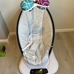 Mamaroo Baby Swimg