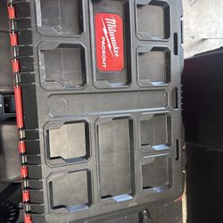 Milwaukee PACKOUT Tool Box