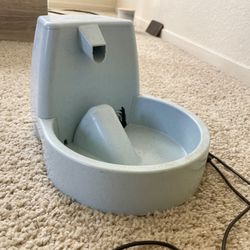 Free Pet Drinking Fountain