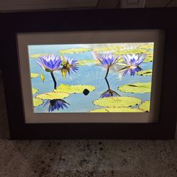 Insignia Digital 8” Picture Frame With Remote And Booklet Wood Finish 