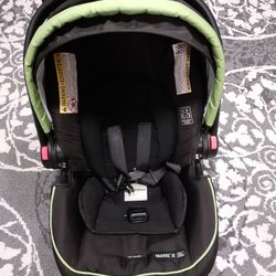 Graco Snugride 35 Carseat 