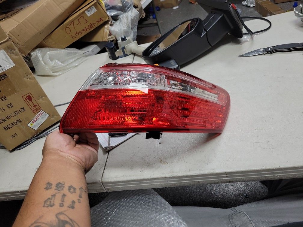 07- 09  Toyota Camry Rear Tail Light Passenger Side