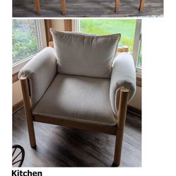 Modern Accent Chair with Wood Frame – Neutral Cushion
