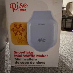 Mini waffle maker
