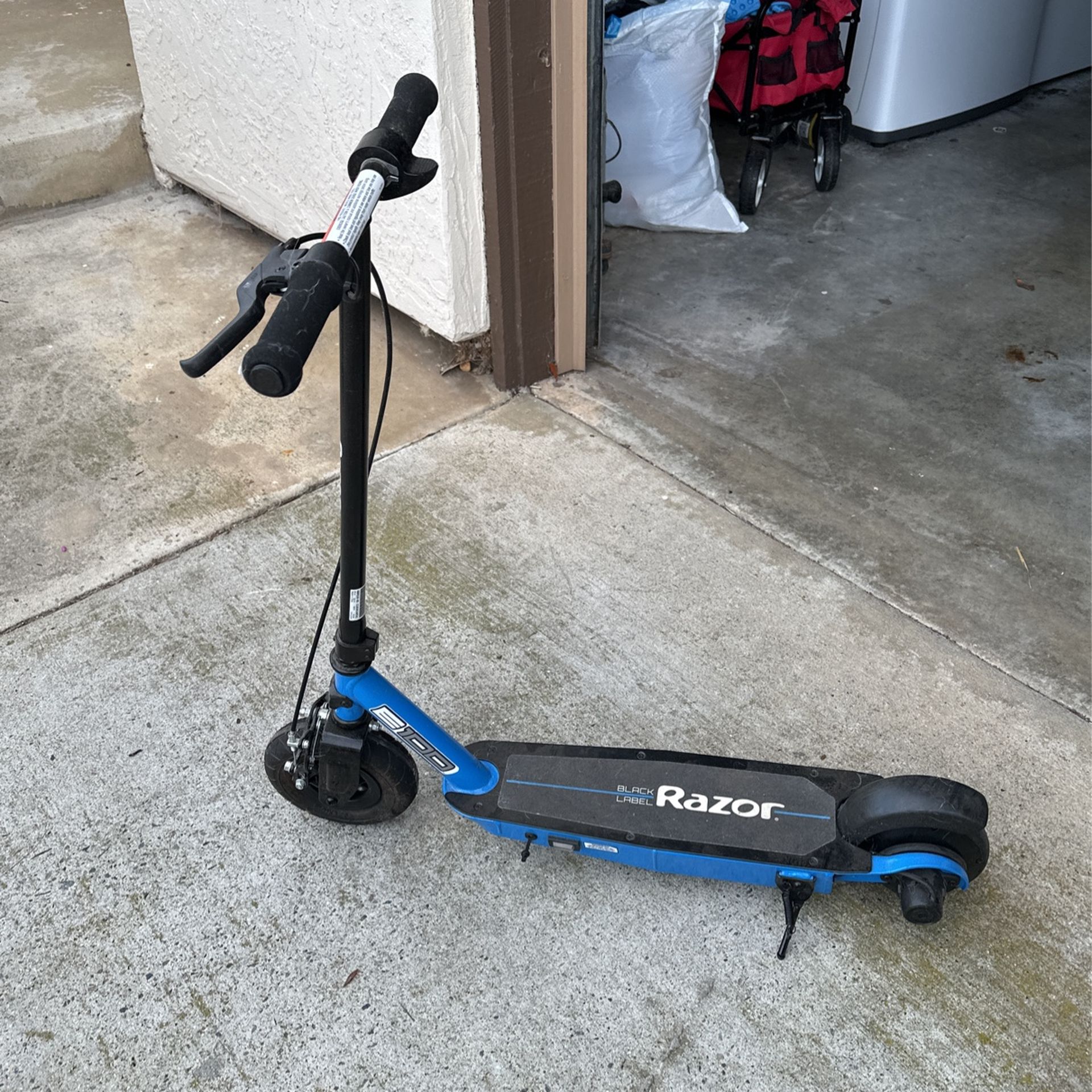 Razor Black Label E100