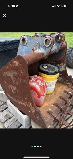 36” Strickland Bucket Used Excavator 