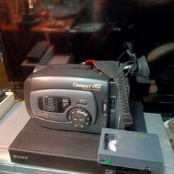 Jbc Compact VHS 18x Hyper Zoom Quick Response Has Battery Needs; Charger.