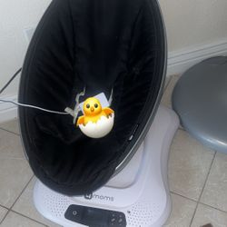 4 Moms Baby Bouncer