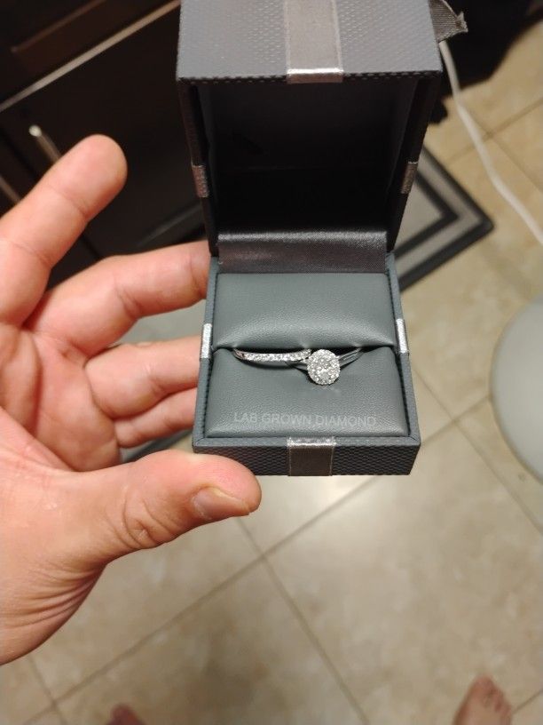 1ct. Lab Grown Diamond Engagement Ring With Band