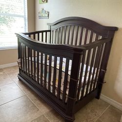 Crib with mattress 