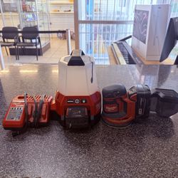 Milwaukee Random Orbital Sander & Site Light