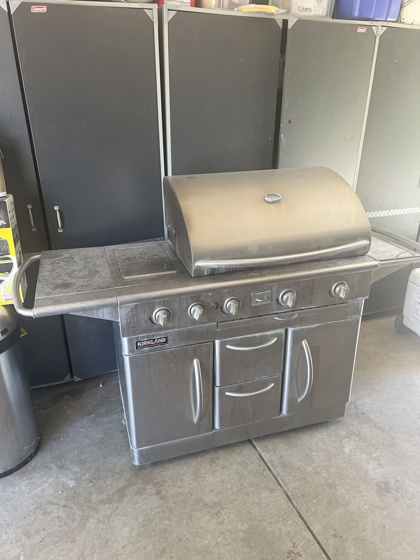 Kirkland Signature BBQ Grill for Sale in Riverside, CA OfferUp