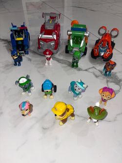 Paw Patrol cars and pups