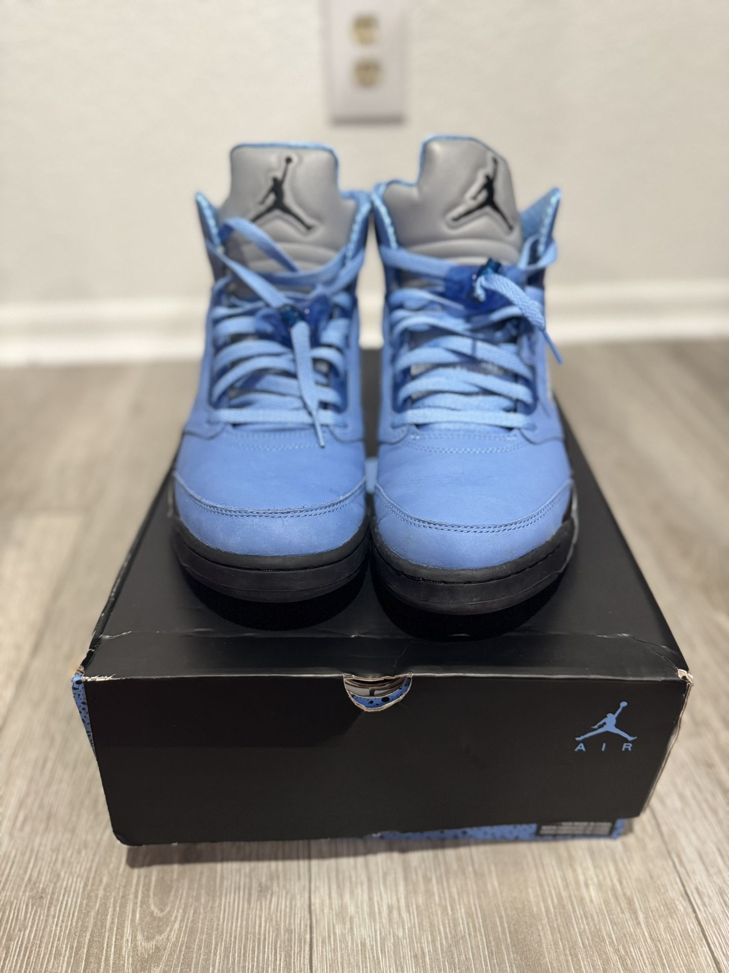 Retro Jordan 5 UNC Size 11