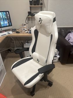 Arozzi Gaming Chair White
