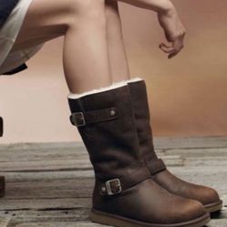 Uggs Kensington Size 8 Used In Very Good Condition