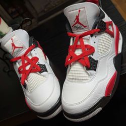 Jordan Retro  4’s Size 8.5 And Jordan 13 Red Flints  Size 9.5 PICK UP ONLY Elyria Ohio 