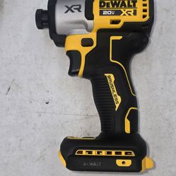 LIKE NEW DEWALT  XR 3 SPEED COMPACT IMPACT DEIVER 80$ TOOL ONLY OR 100$ WITH 2.0 BATTER ( NO CHARGER)