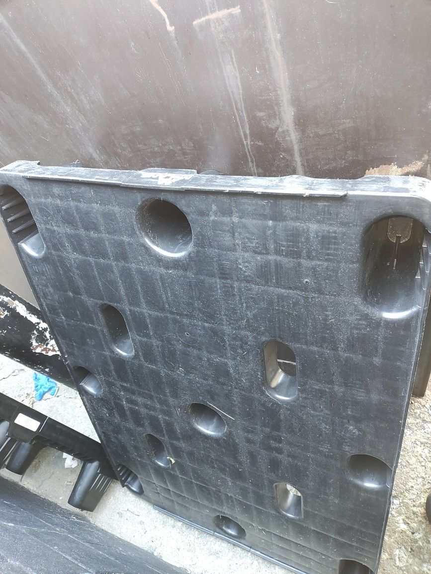 Large Durable Hard Plastic Heavy Load Skid
