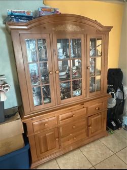 Showcase cabinet or vitrina in spanish