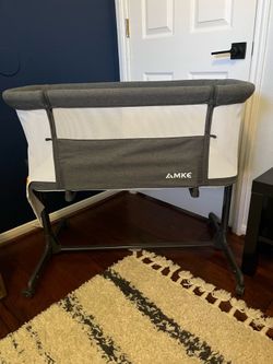 Like new AMKE Bedside Bassinet!!!