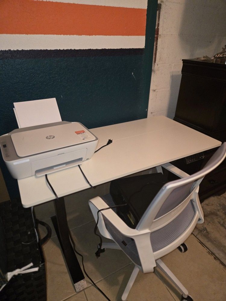 Office Desk/Chair/Printer