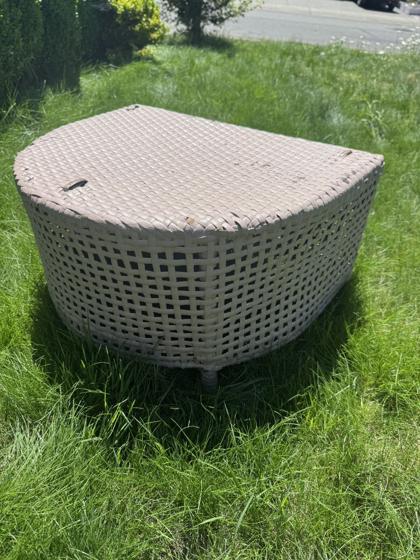 Outdoor Leg Rest / Table