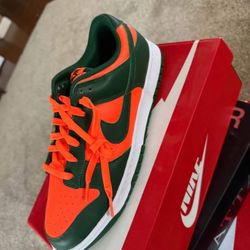 Nike Dunks “Miami Hurricane” 