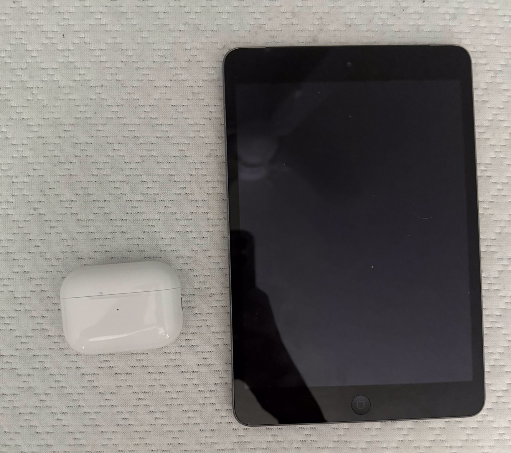 Selling iPad mini 2 and AirPods Pro