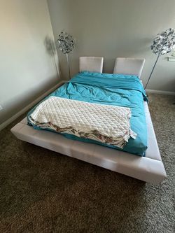 Modern White Faux Leather Bedroom (Bed, dresser, dresser)