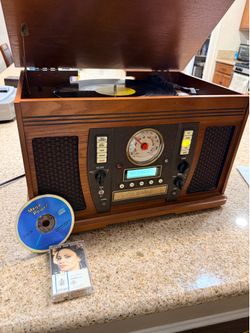 VICTROLA  MUSIC CENTET