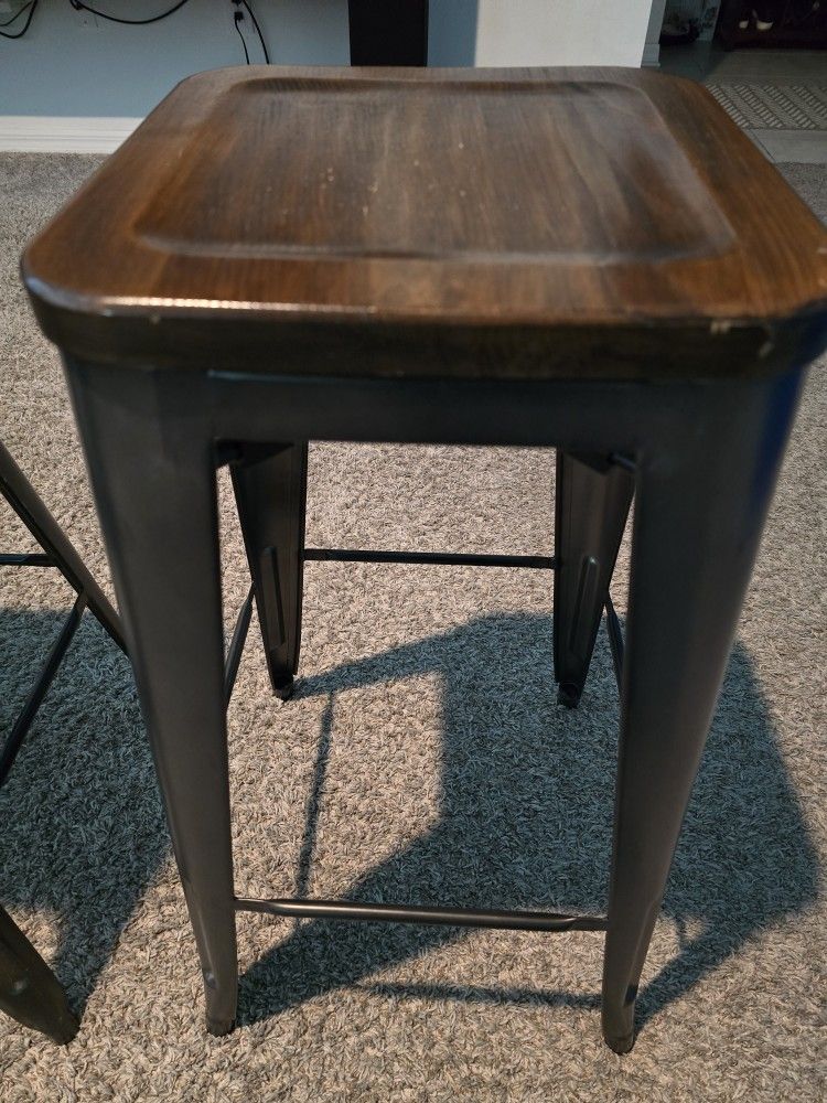 Deluxe Bar Stools