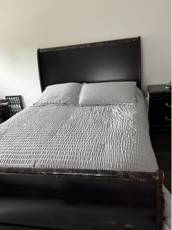 Queen Bed Set