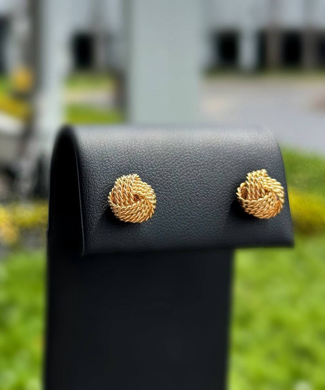 Tiffany & and Co Vintage Jewelry 14k solid yellow gold twist knot beautiful stud earring’s